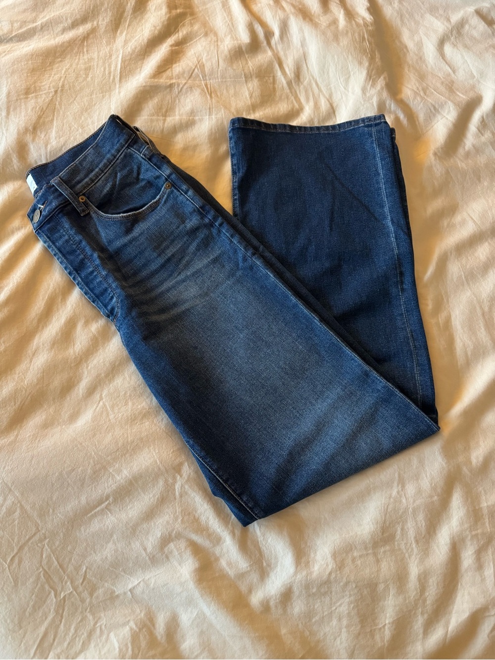 Evereve Women’s Dark Blue Wide-Leg Jeans